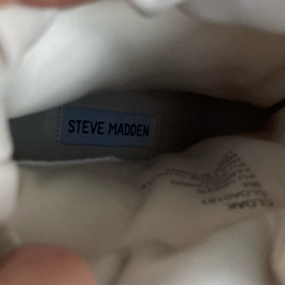 NEW Steve Madden Boots Snow booties heals puffer Cloak size 8 winter white - Picture 9 of 10